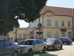 Nádraží v Pečkách