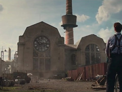 Před starou továrnou