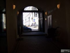 vchod do redakcie Osvobozená lýra