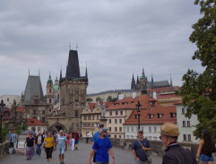 Na Karlově mostě