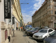 Alex se představuje