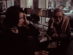 V každém pokoji žena