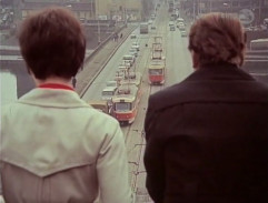 V každém pokoji žena