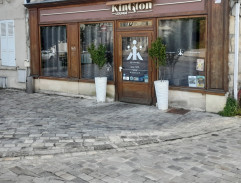 Fronta před obchodem