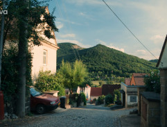 Před domem Moravcových