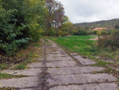 Příjezd ke kravínu