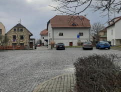 Úsměvy kol čtyř kol