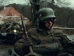 Příjezd vojska do školy