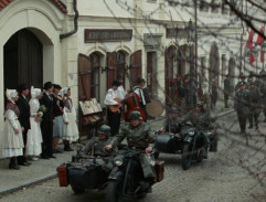 Němečtí vojáci ve vesnici