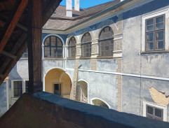 Schodiště na III. nádvoří