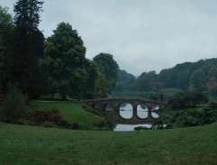 Most v zámeckém parku