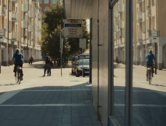 Před bydlištěm Hynka Reichlera