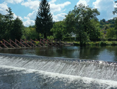 Ondřej Čermák u jezu