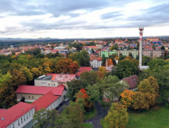 Město