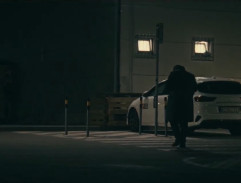 Koutný na parkovisku