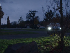 Předání informací na parkovišti