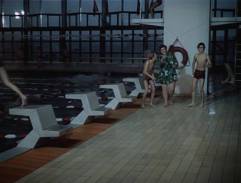 V plaveckém bazénu