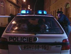 Před domem Písečné