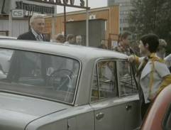 pred futbalovým štadiónom