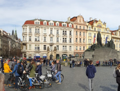 Před restaurací Akvárium