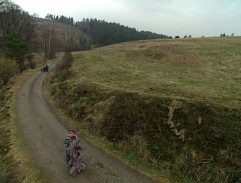 cesta pri usadlosti Samotín