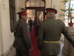 v budove veliteľstva četnictva