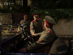 Před četnickou stanicí v Boskovicích