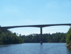 Most s bujgee jumping