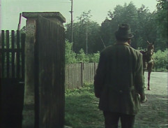 Před hájenkou hajného Čagana