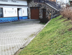 Přibíhající hasiči