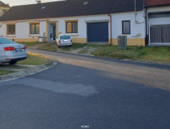 Před obecním úřadem