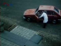 Profesor přijíždí na kliniku