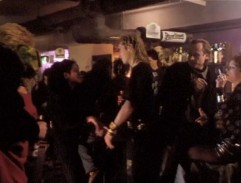 pri bare v diskoklube