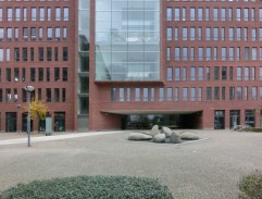 Paříž - 8.25 - Laboratoře DeCobray