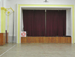 Schůze v sokolovně