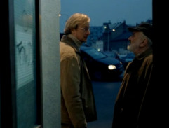 Před bydlištěm Lamkové