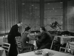 V nádražní restauraci