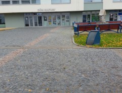 Lavičky před kulturákem