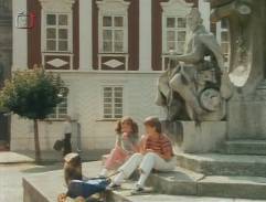 U sochy na náměstí