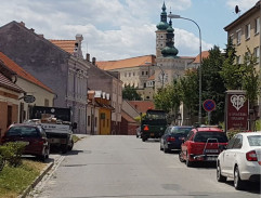 Trabošek pronásleduje motorku