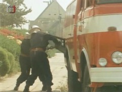 pred domom Chytilových