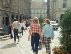 pri autobusovej zastávke