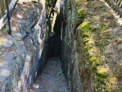 Jaromír na schodišti