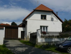 Slunce, seno a pár facek