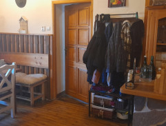 Slunce, seno a pár facek