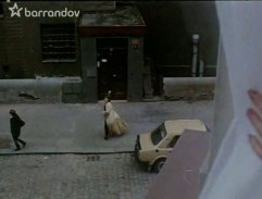 Před bydlištěm Viki