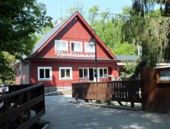 Restaurace na plovárně