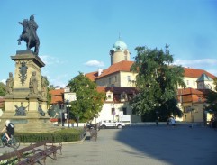 Velmi neobvyklé místo pro tramvaj