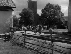 Náves před kostelem