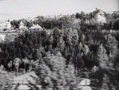 Pohled z vlaku do krajiny